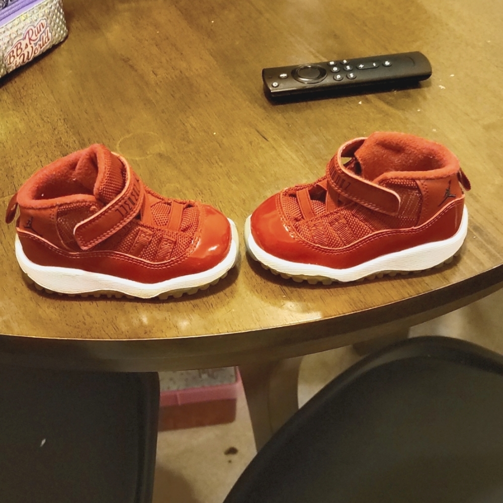 Jordan retro 11 toddler 5c